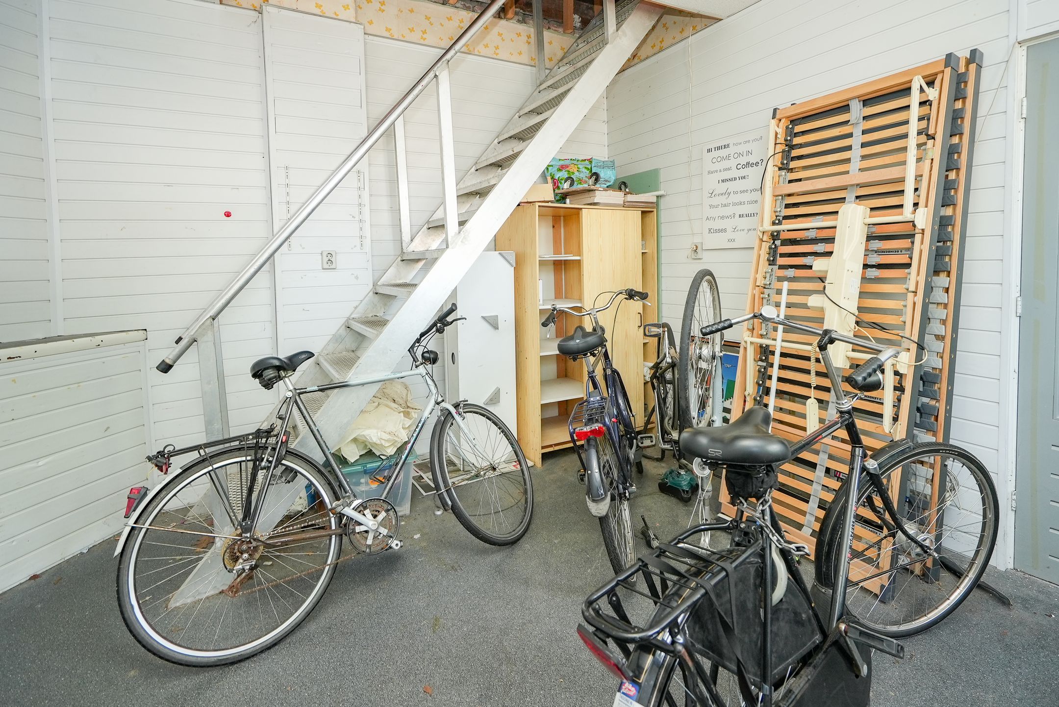 Photo 6 of Biezenstraat 77