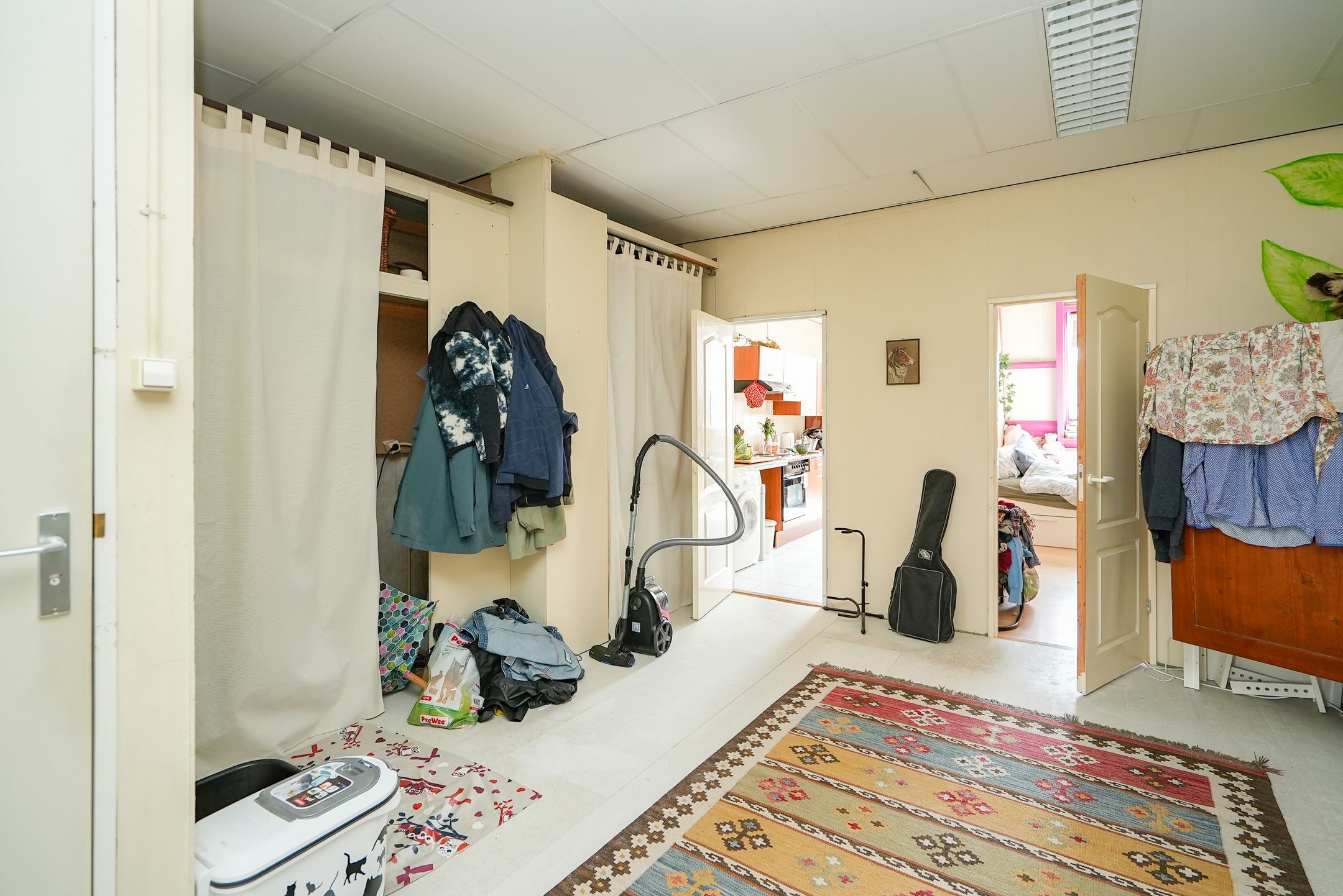 Photo 9 of Biezenstraat 77