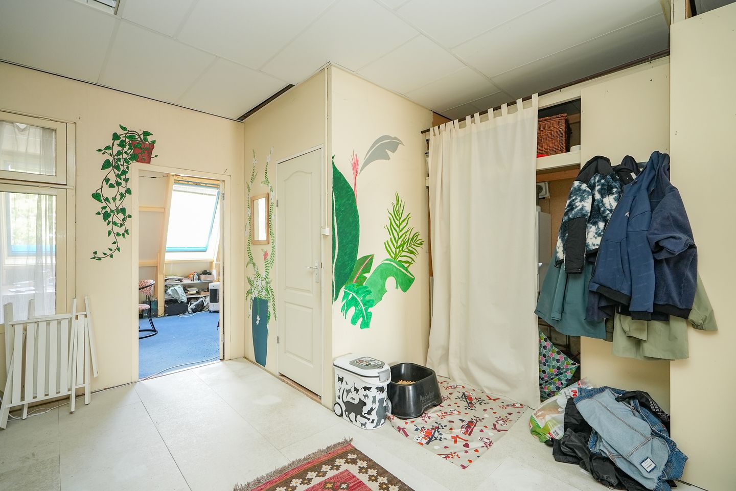 Photo 10 of Biezenstraat 77