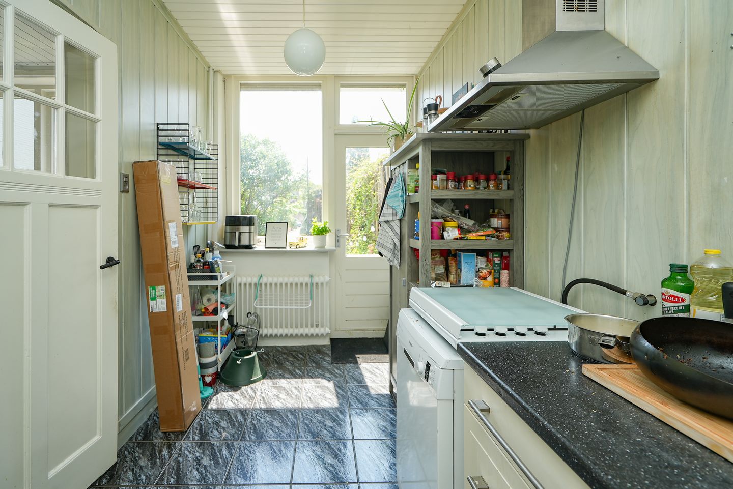 Photo 14 of Biezenstraat 77