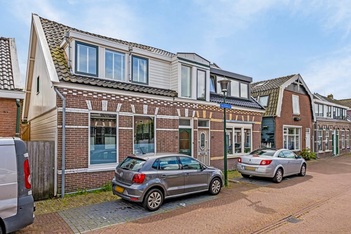 View photo 6 of Warmoesstraat 71