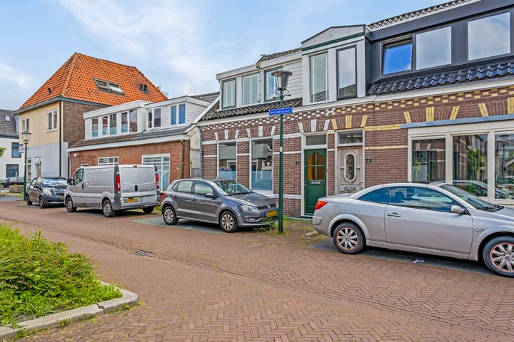 View photo 7 of Warmoesstraat 71