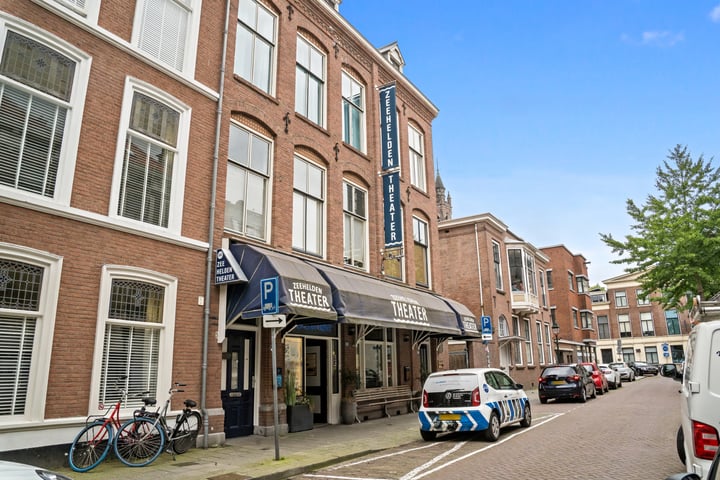 Bekijk foto 63 van Bazarstraat 44