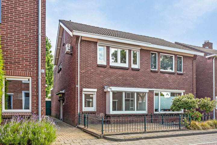 Bekijk foto 1 van Zuiderstraat 19