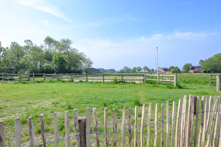 Bekijk foto 57 van Moerbekerweg 12