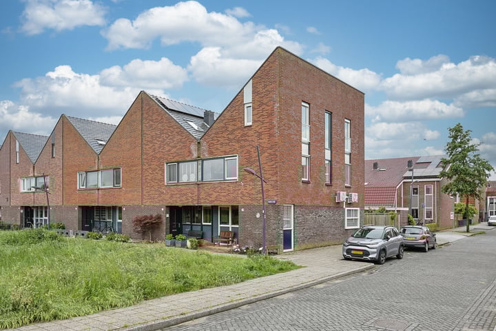 Bekijk foto 2 van Maneschijn 19