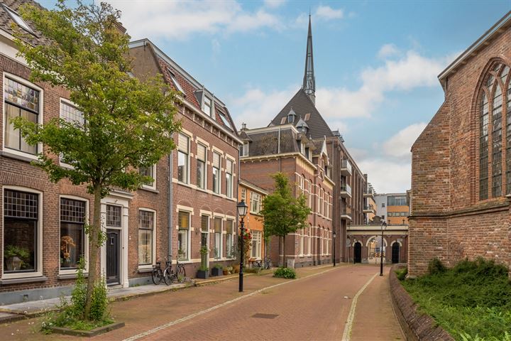 Bekijk foto 2 van Ridderstraat 208