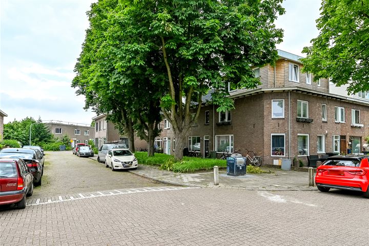 Bekijk foto 40 van Waalstraat 11