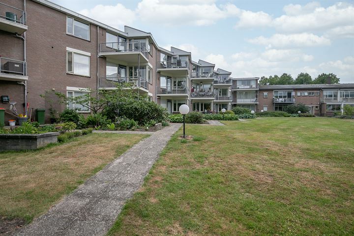 View photo 1 of Prins Bernhardstraat 1-F127