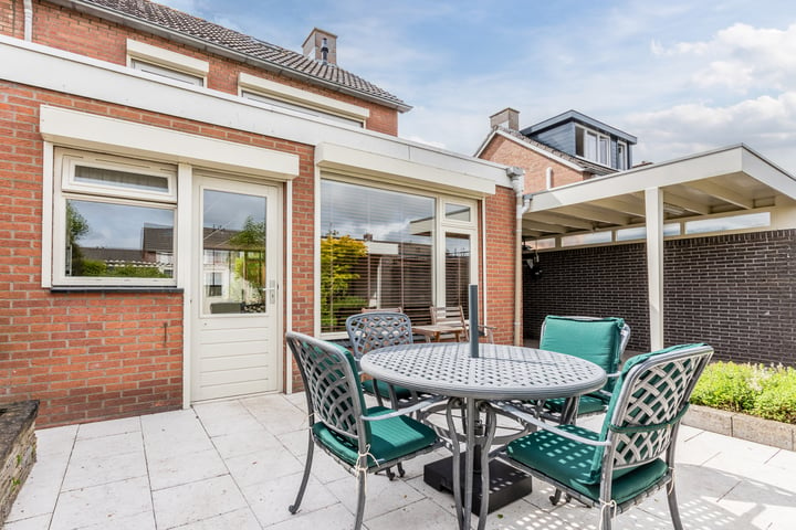 View photo 49 of Van Glymesstraat 17