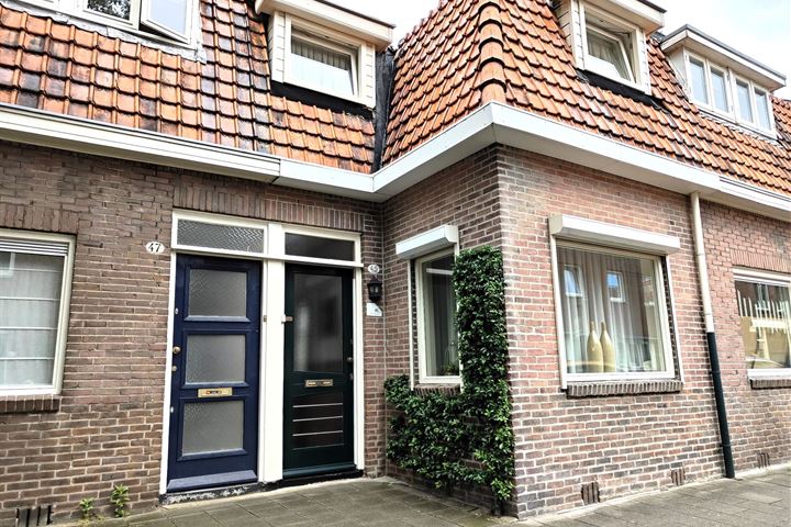 Bekijk foto 2 van Staringstraat 45