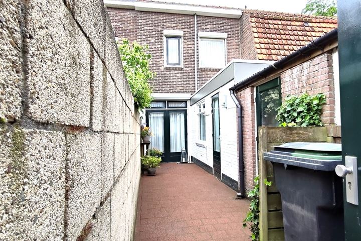 Bekijk foto 16 van Staringstraat 45