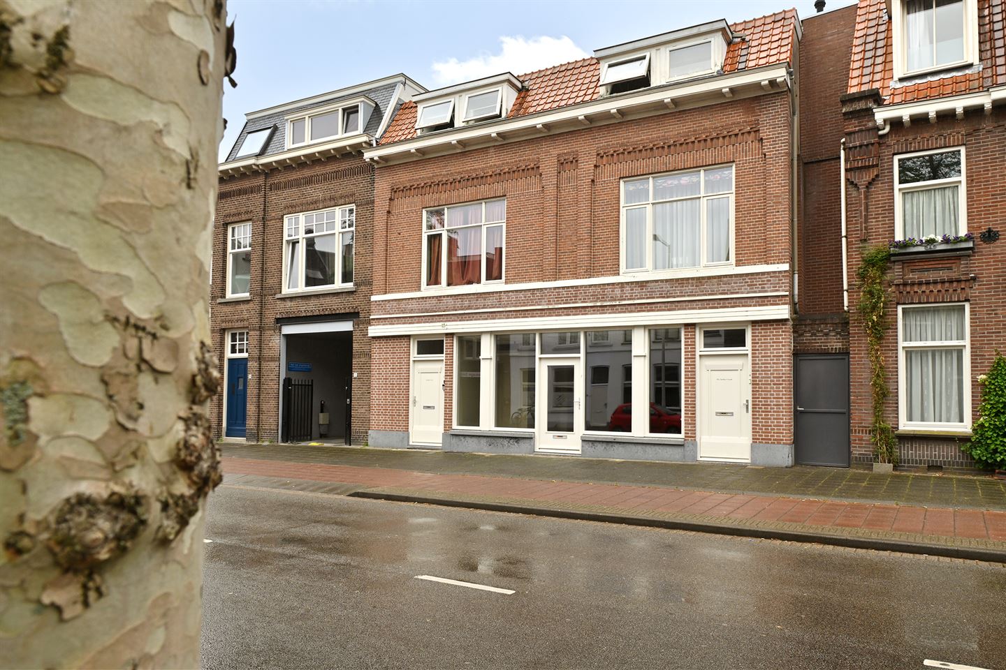 View photo 1 of Wassenaarstraat 7