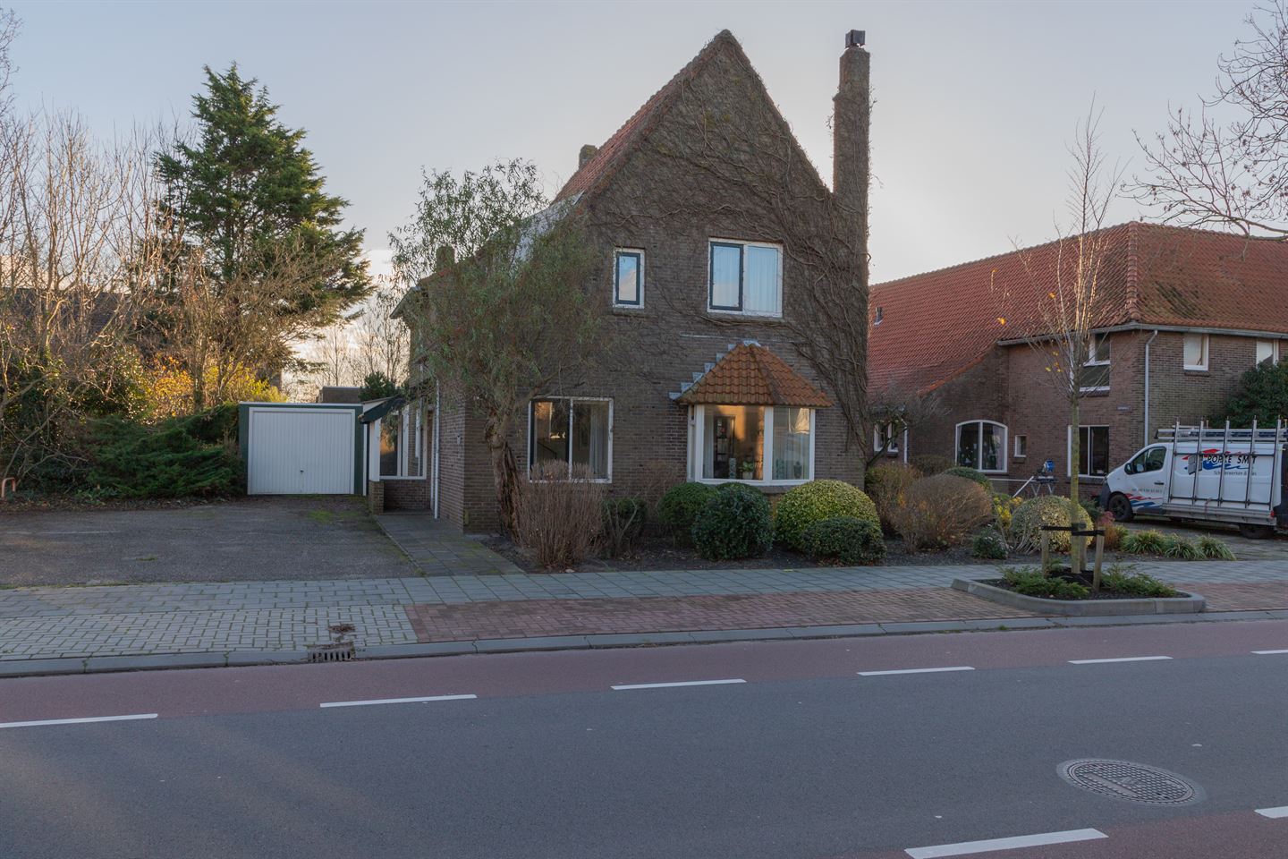 View photo 5 of Burgemeester Lovinkstraat 62-64