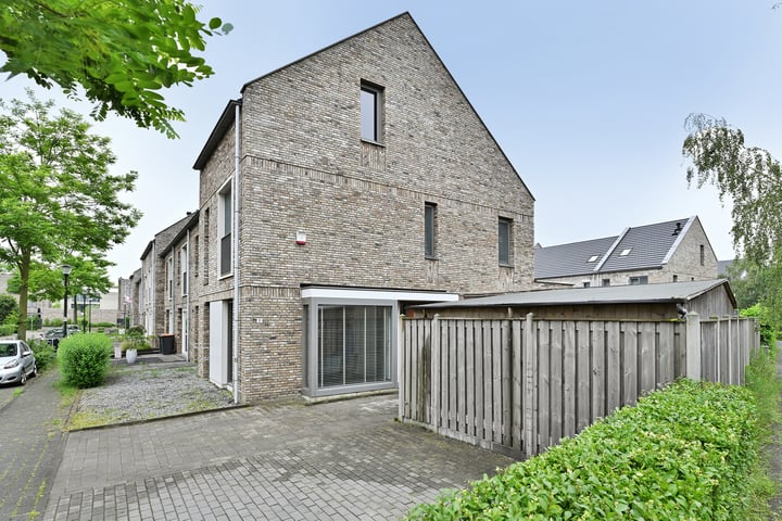 View photo 50 of Zuidbroekstraat 11