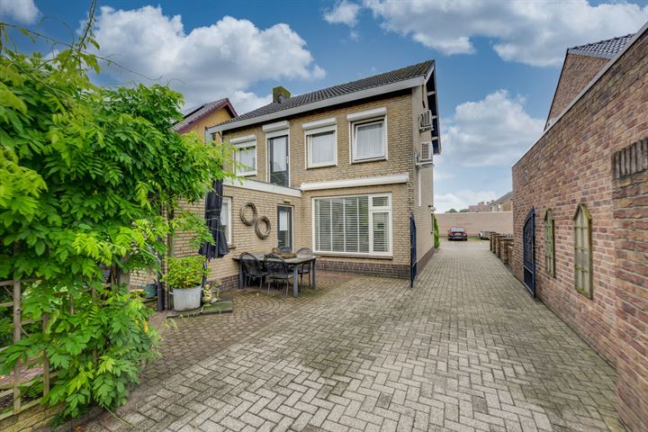 Bekijk foto 32 van Parkstraat 49