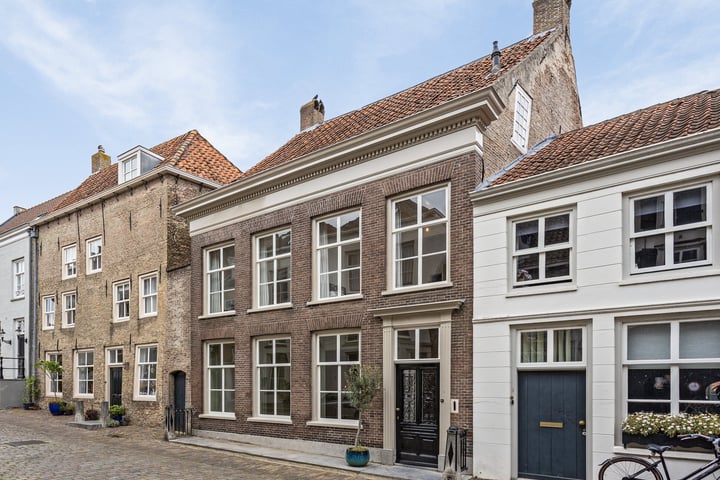 View photo 1 of Nieuwstraat 3