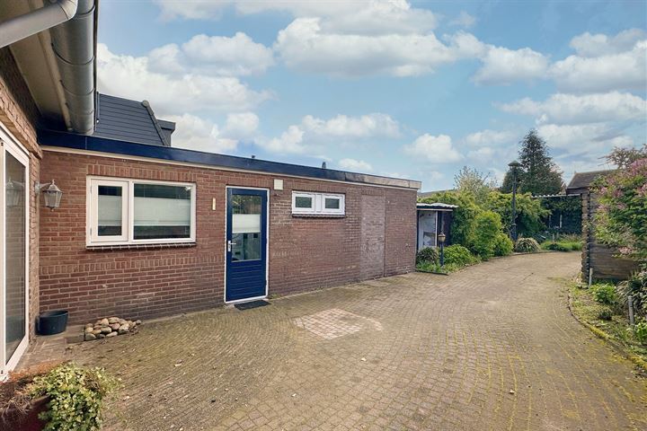 Bekijk foto 19 van Van der Merschlaan 32