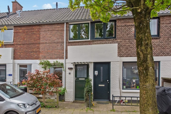 Bekijk foto 2 van Prins Hendrikstraat 74