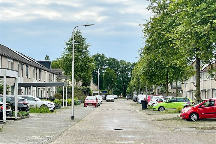 Bekijk foto 47 van Hindeloopenstraat 66