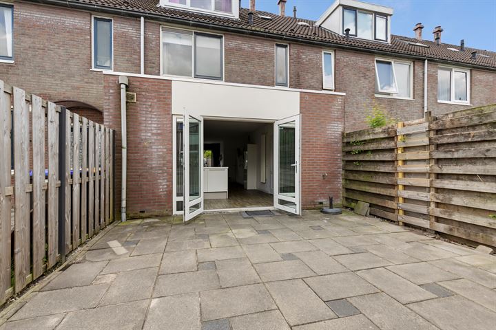 Bekijk foto 33 van Naardenstraat 11