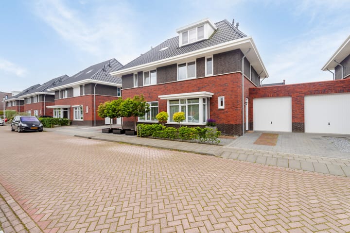 Photo 43 of Bastion 16