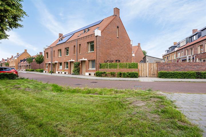 Bekijk foto 36 van Adelheidstraat 39