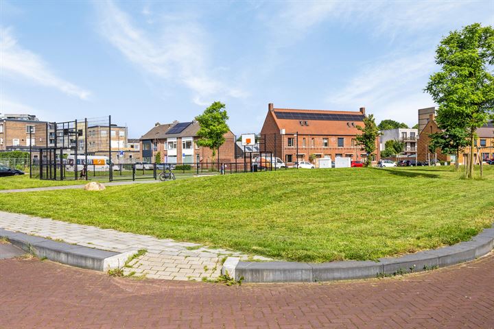 Bekijk foto 38 van Adelheidstraat 39