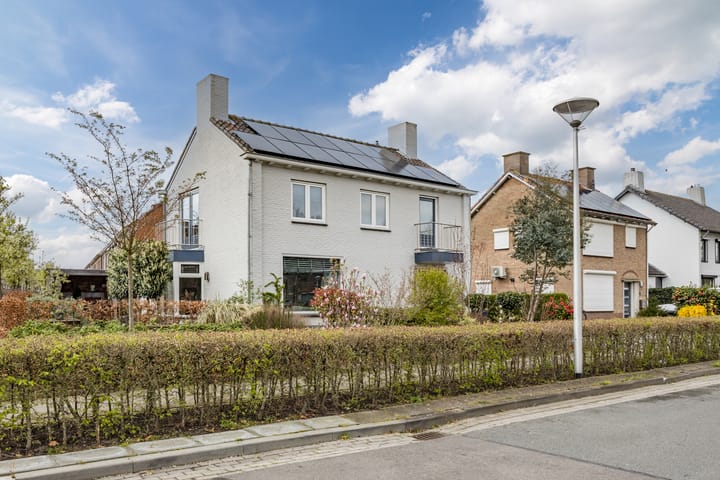 Foto 3 van Van Gaverenlaan 11