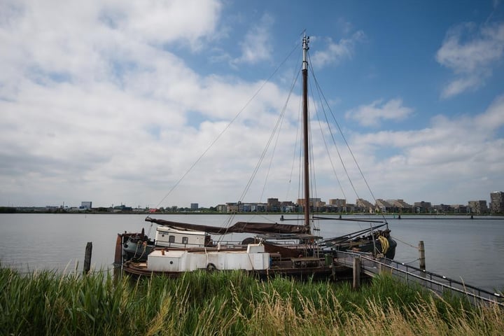 View photo 11 of Durgerdammerdijk 1009