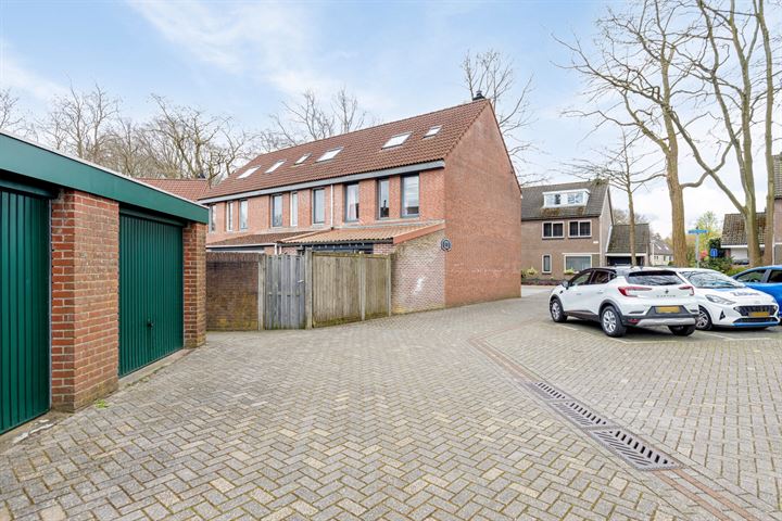 Bekijk foto 32 van Oostenrijkstraat 31