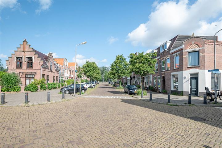 Bekijk foto 40 van Huygensstraat 9