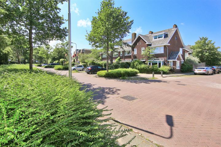 View photo 2 of Bloemendaalsestraatweg 3-B