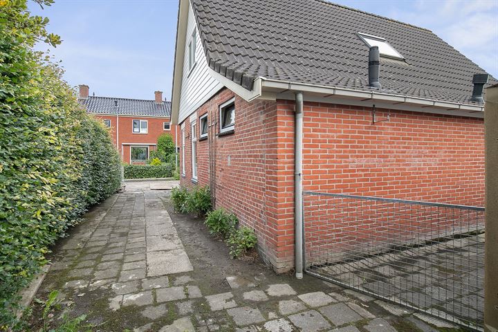 Bekijk foto 30 van M.A. de Ruyterstraat 33