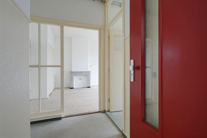 View photo 7 of Woudenbergstraat 115