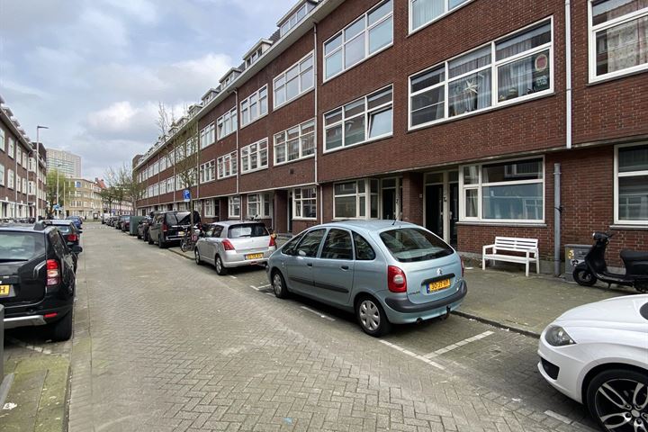 Bekijk foto 14 van Moerkerkestraat 105-B