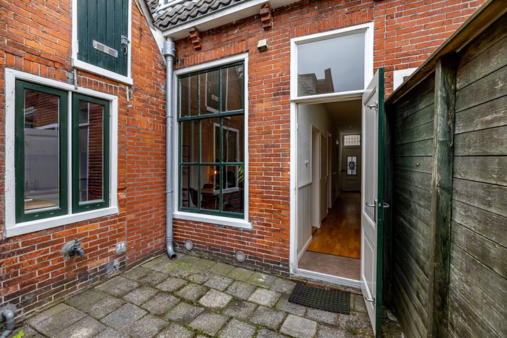 View photo 12 of Trompstraat 3