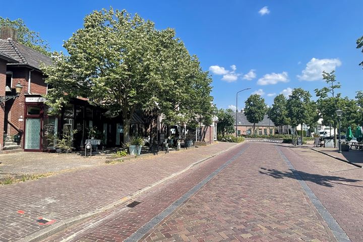 Bekijk foto 5 van Dorpsplein 21