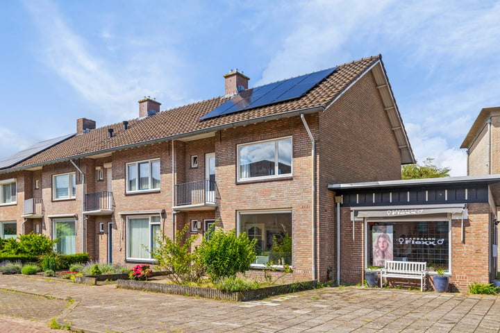 Bekijk foto 3 van Hoogeindsestraat 70