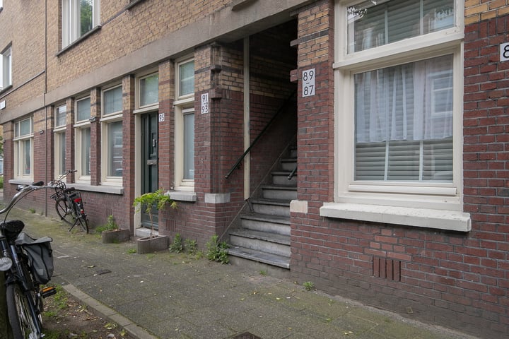 Bekijk foto 2 van Pasteurstraat 93