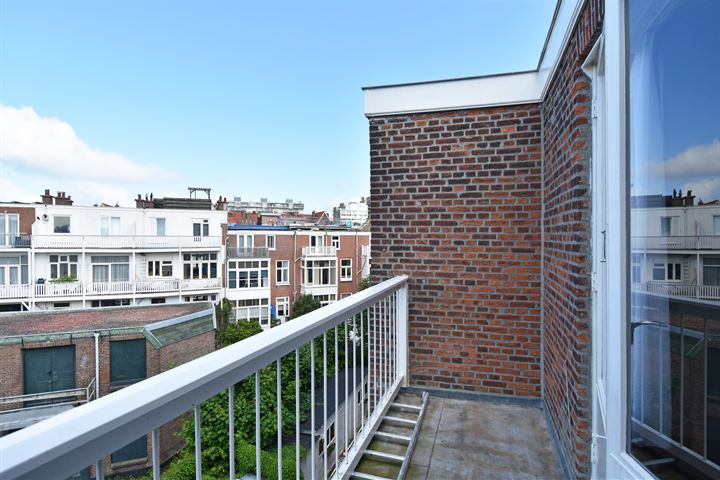 View photo 43 of Renbaanstraat 29