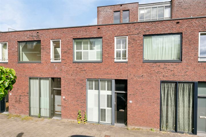 Bekijk foto 2 van De Genestetstraat 24