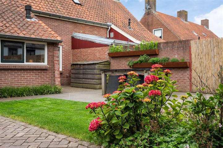 View photo 37 of Admiraal de Ruyterstraat 74