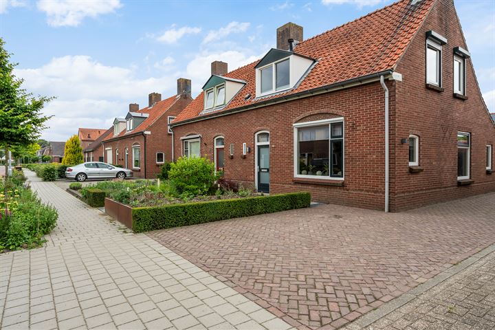 View photo 38 of Admiraal de Ruyterstraat 74