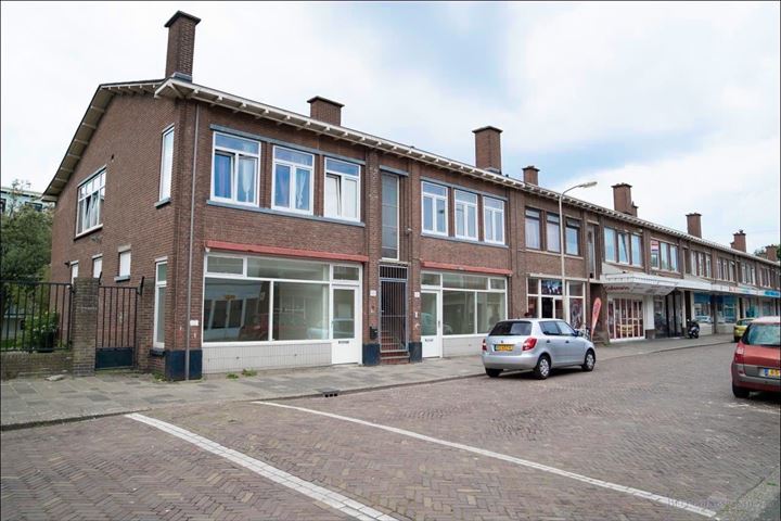 Bekijk foto 10 van Van Baerlestraat 131