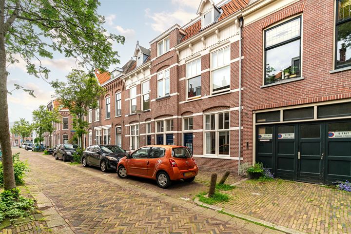 Bekijk foto 6 van Warmoezierstraat 21