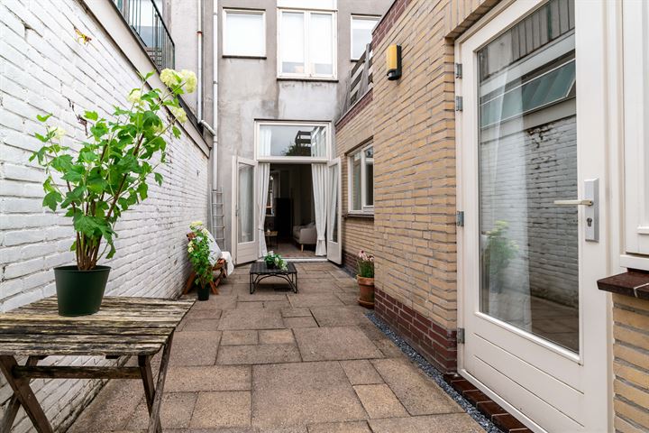 Bekijk foto 31 van Warmoezierstraat 21