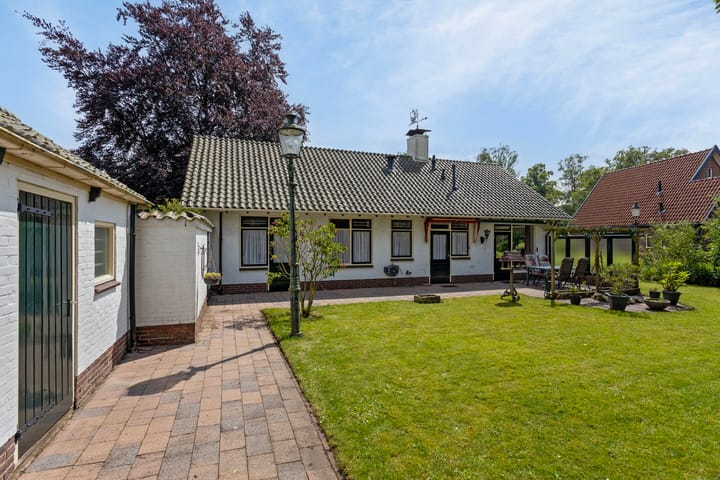 Foto 34 van Burgemeester Wilhelmweg 32