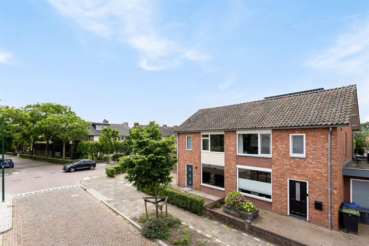 Bekijk foto 37 van Roeloff van Dalemstraat 1