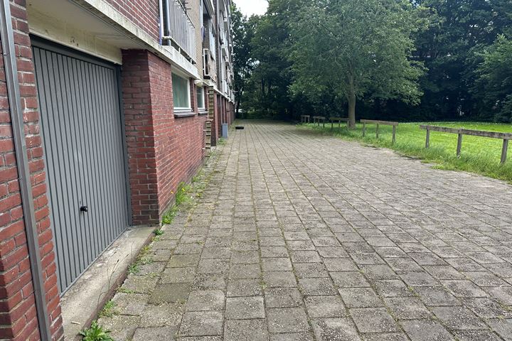 Bekijk foto 3 van Brahmslaan 16